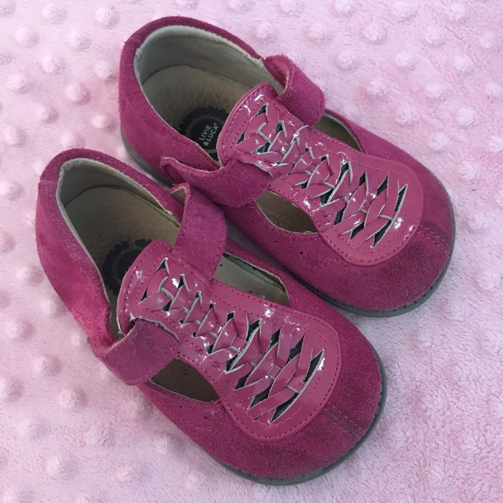 LAST CHANCE Livie and Luca sz 9 hot pink raspberry